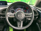 【純正革巻きステアリング】上質な革を使用することで、手にしっかり馴染みとても運転しやすいハンドルです♪