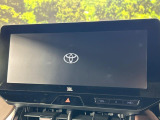 【12.3インチワイドナビ】高級感とインパクトのある大型ワイドナビを装備。各種オーディオ操作はもちろん、横長ワイド画面でのマップ2分割表示など、利便性も高いナビです♪