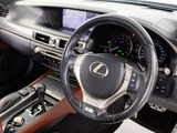★使いやすさや安全性を追求したステアリング周り!高級車ゆえにスイッチ類が多いのも特徴ですね!考え尽くされた配置ですぐに使いこなす事が出来ますのでご安心下さい!是非、体感してみて下さい!!