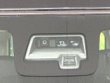 【スズキ セーフティサポート】走行中に前方の車両等を認識し、衝突しそうな時は警報とブレーキで衝突回避と被害軽減をアシスト。より安全にドライブをお楽しみいただけます。