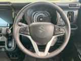 【純正革巻きステアリング】上質な革を使用することで、手にしっかり馴染みとても運転しやすいハンドルです♪