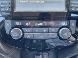 【エアコン】『エアコン装備』の画像になります。暑い夏でも寒い冬でも、車内に快適な空気を届けるので、いつでも快適な車内空間を創り上げます!