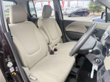 運転席シート廻りは使用感も少なく、良好な状態となっています。前オーナー様が丁寧に使っていたことがよくわかりますね。