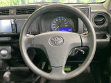インテリアに合わせたデザインのステアリングは、運転される方のことも考え、運転しやすい形状、大きさです。是非一度、実際に触ってお確かめください。