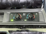 シートベンチレーション付きです。シートと密着部分の空気を換気して蒸れを防いでくれるので、暑い時期も快適に過ごせます♪一度使ったら手放せません!