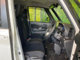 運転席シート廻りは使用感も少なく、良好な状態となっています。丁寧に使われていたことがよくわかりますね。