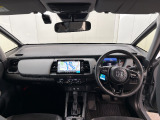 見通しの良い運転席回りとなっておりますので安心して運転をして頂けます!窓が大きいので明るく開放的な室内です