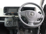 操作性と視認性に優れた運転席