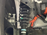お車を安心してお乗りいただく為には、足回りの定期点検が欠かせません。サービスサポート(有償保証)では無料点検もご提供しており、安心のカーライフをお過ごしいただけるサポート体制が整っています。