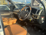 自社認証工場を完備しておりますので、納車前の車検・整備や、アフターメンテナスもばっちりですので、安心して当社にお任せ下さい。また、当社にて車輌ご成約のお客様はオイル交換永久無料のサービス付きです!また