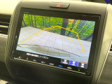 【バックカメラ】駐車時に後方がリアルタイム映像で確認できます。大型商業施設や立体駐車場での駐車時や、夜間のバック時に大活躍!運転スキルに関わらず、今や必須となった装備のひとつです!