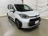広々とした車内空間に優れた燃費性能。更にデザインも上質で人気のお車です!