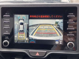 【全周囲モニター】フロント+サイド+バックにカメラが装着されています。車庫入れが苦手な方もこれがあれば安心ですね。
