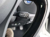 《クルーズコントロール》高速道路でアクセル操作なしでも車が自動でスピードを保ってくれる機能です。操作さえ覚えてしまえば、長距離の高速は楽々走れます!