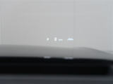カラーヘッドアップディスプレイ付き。少ない視線移動で情報を確認できるので、運転の疲労軽減に繋がりますよ♪