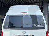 お車の後方画像です。