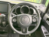 【純正革巻きステアリング】上質な革を使用することで、手にしっかり馴染みとても運転しやすいハンドルです♪