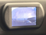 ●サイドカメラ:左側面の視界が写し出されます!狭い道路での走行や駐車ラインの確認などにも役立ちます!