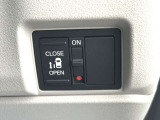 片側電動スライドドア付き