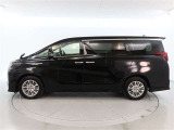 ロングラン保証付き。トヨタのお店で中古車をお買い上げいただいたお客様に安心で快適なカーライフをお約束する。1年間の保証です。