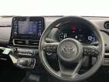 運転席まわりです。 各操作スイッチは使いやすい位置に配置されてます。