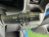 【オートライト(AUTO)】外の明るさをシステムが感知して、自動でヘッドライトが点灯します!ヘッドライトをつけ忘れを防ぐ便利機能です