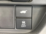 【パワーバックドア】スマートキーや運転席のボタンを押すだけでリアゲートが自動で開閉します!荷物を持っている時や、高い位置にあるバックドアを閉める際に便利な機能です♪