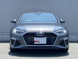 日本人デザイナーの発案によって2005年から採用されている、「シングルフレームグリル」。ひと目でAudiとわかる象徴的なデザインはAudiのブランドイメージを確立しています。