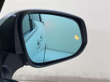ウインカーミラーにはBSM(ブラインドスポットモニター)を搭載。隣を走る車両が死角に入るとLEDインジケーターを点灯。また、ウィンカーを出すとインジケーターも光って点滅!注意を促してくれます