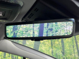 【デジタルインナーミラー】後席の大きな荷物や同乗者で後方が確認しづらい時でも安心!カメラが撮影した車両後方の映像をルームミラー内に表示。クリアな視界で状況の確認が可能です!