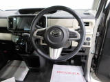たとえばダイハツのお店にある、たくさんのスマアシ搭載車は、正常に作動する事をしっかり確認します。