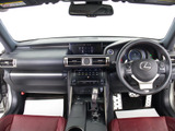 ★使いやすさや安全性を追求したステアリング周り!高級車ゆえにスイッチ類が多いのも特徴ですね!考え尽くされた配置ですぐに使いこなす事が出来ますのでご安心下さい!是非、体感してみて下さい!!