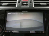 後方の死角を軽減して、狭い場所での切り返しや駐車もしやすくなるバックモニターを装備してます♪