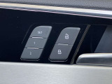 硬めに感じられるシートはホールド性に優れ、ロングドライブでも疲れが少なく身体をしっかりと支えます。