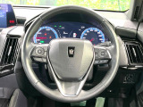 インテリアに合わせたデザインのステアリングは、運転される方のことも考え、運転しやすい形状、大きさです。是非一度、実際に触ってお確かめください。