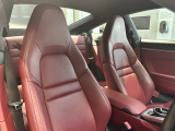オプション設定のシートベンチレーションも装着されておりますので夏場でも快適なドライブをお楽しみ頂けます
