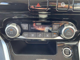 【エアコン】『エアコン装備』の画像になります。暑い夏でも寒い冬でも、車内に快適な空気を届けるので、いつでも快適な車内空間を創り上げます!