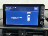 周囲の障害物に近づくと、ブザーでお知らせして衝突回避をサポートします。駐車時や狭い道での走行の際に便利です。