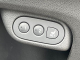 【メモリー機能付きパワーシート】ドライバーごとに設定したシート位置を記憶して、ボタン一つで切り替えできる便利な機能!運転する方が複数名いらっしゃるご家庭におすすめです♪