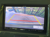 【バックカメラ】駐車時に後方がリアルタイム映像で確認できます。大型商業施設や立体駐車場での駐車時や、夜間のバック時に大活躍!運転スキルに関わらず、今や必須となった装備のひとつです!