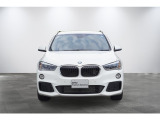 BMWのまさに「顔」ともいえる「キドニー・グリル」は、他の追随を許さない存在感を誇り、「キドニー・グリル」を見かけただけでBMWの風格を感じさせます!!