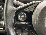 ステアリングにオーディオ操作スイッチが付いています。オーディオ画面に直接タッチしなくても操作が出来ますので、運転に集中できます。