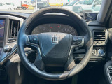 【純正革巻きステアリング】上質な革を使用することで、手にしっかり馴染みとても運転しやすいハンドルです♪