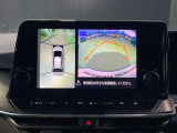 上からまる見え!アラウンドビューモニターの画像です。純正ナビに映してあります。お車を真上から見たような映像をミラーやナビ画面に映し出す事によって、車両の周囲を確認し、駐車時や発進時の運転をサポート。