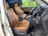 運転席シート廻りは使用感も少なく、良好な状態となっています。丁寧に使われていたことがよくわかりますね。