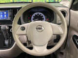 インテリアに合わせたデザインのステアリングは、運転される方のことも考え、運転しやすい形状、大きさです。是非一度、実際に触ってお確かめください。