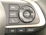 【レーダークルーズコントロール】高速道路での長距離走行が楽に!!自動で速度を保つクルーズコントロールが、衝突軽減システムと連携し、前方の車両を感知して車間を保つように速度調節してくれます!!