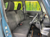 運転席シート廻りは使用感も少なく、良好な状態となっています。前オーナー様が丁寧に使っていたことがよくわかりますね。