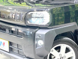 【LEDヘッドライト】悪天候や夜間走行時も良好な視界を確保し安心して運転できる高輝度LEDヘッドライトを装備!点灯速度が早く、消費電力も抑えられています。