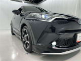 フォグランプ装着車です。暗い夜道の車両前方を明るく照らします